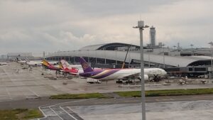 kansai-airport-apron-terminal1.jpg